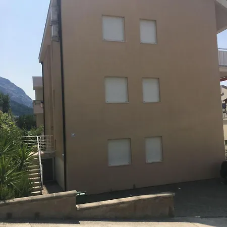 Zdrave Apartment *